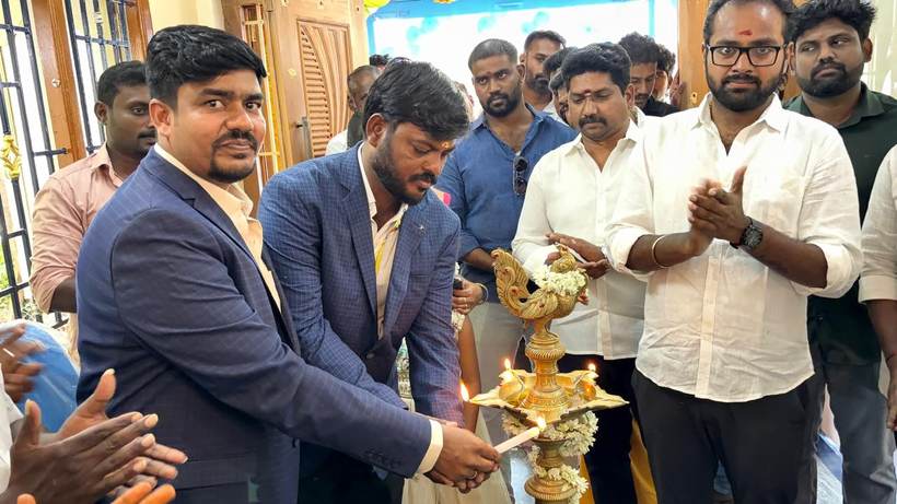 Guests light the traditional brass lamp to open the branch